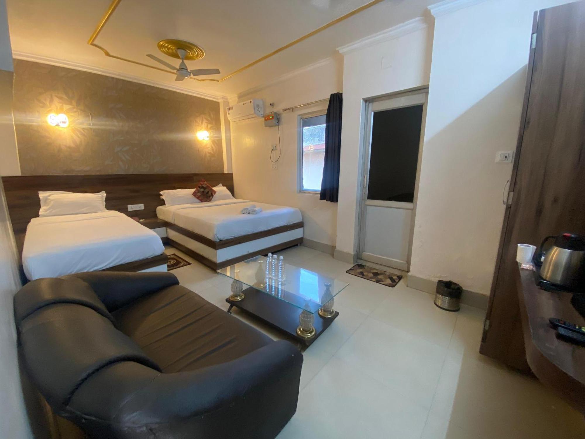 Hotel Sita Palace On Heritage Ghats Of Benaras Varanasi Exterior foto