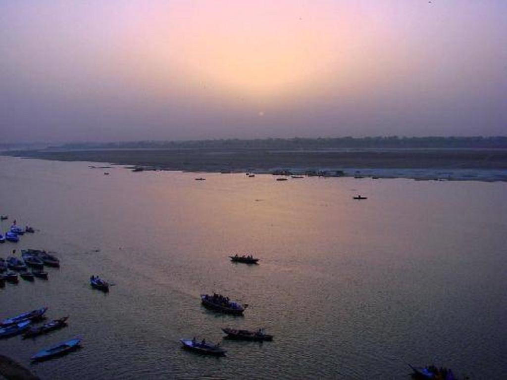 Hotel Sita Palace On Heritage Ghats Of Benaras Varanasi Exterior foto